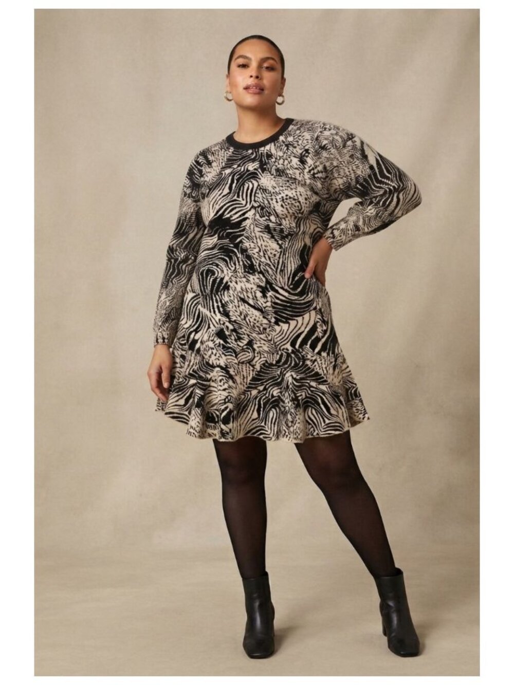 Anthropologie Slim Ruffle Knit Mini Dress Abstract Black White Zebra L EUC